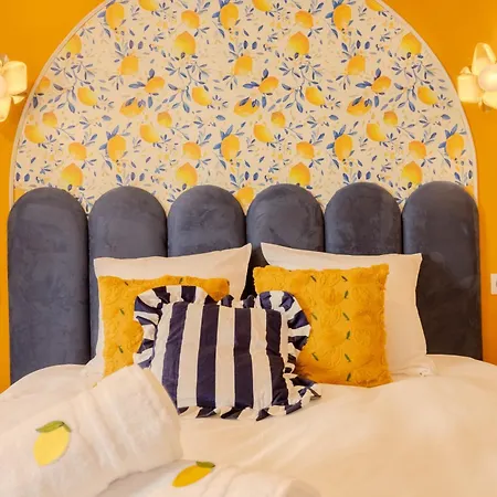 Ciao Bella Wellness - Luxury Jacuzzi, Massage Table & Ac In Νίκαια