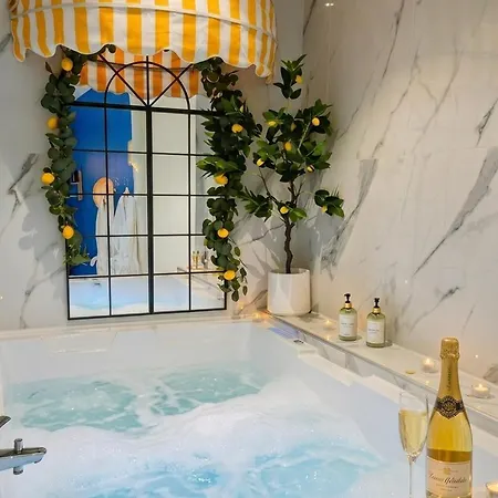 Daire Ciao Bella Wellness - Luxury Jacuzzi, Massage Table & Ac In Nice