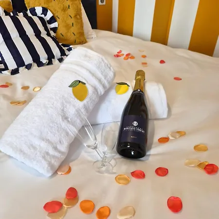 Ciao Bella Wellness - Luxury Jacuzzi, Massage Table&ac In Appartamento *