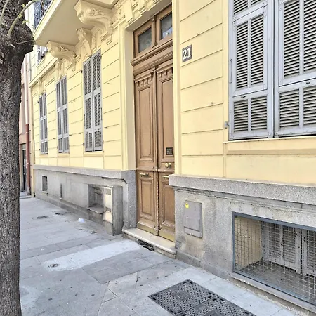 Ciao Bella Wellness - Luxury Jacuzzi, Massage Table & Ac In Διαμέρισμα
